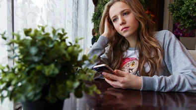 Adolescenți în distanțare socială – ghid de supraviețuire